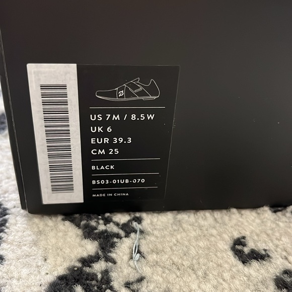 Peloton cycling shoes - Picture 5 of 5